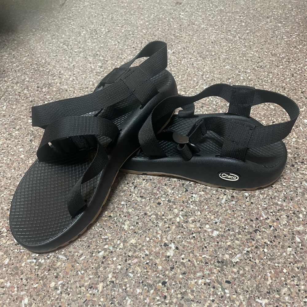 Women’s size 8 chacos